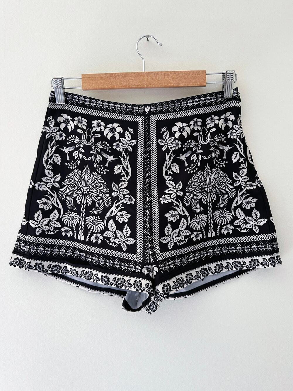 Black & White Printed Shorts - Lightweight, Unlined - Size 2-4